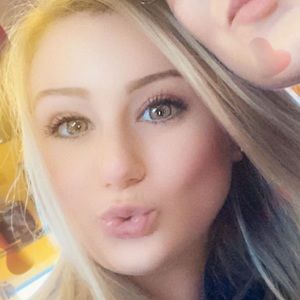 Meet your Posher, Linzy